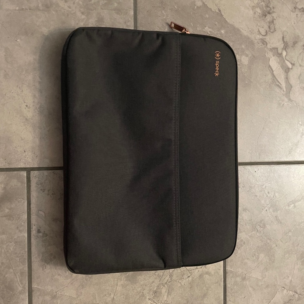 13-14’’ Speck Computer Carrier